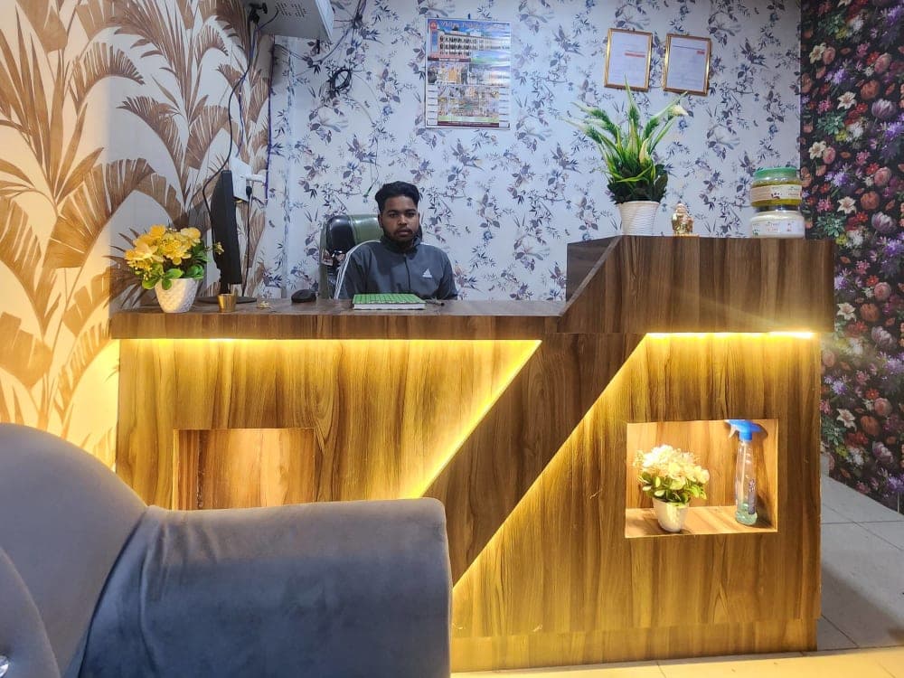 Galaxy Men's Parlour & Vella Spa  - best salon in Kunraghat, Gorakhpur