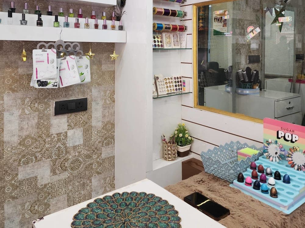 Loreal Professional Infinity Make-Up Studio  thumbnail 5