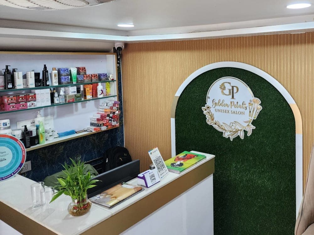 Golden Petals Unisex Salon  thumbnail 3