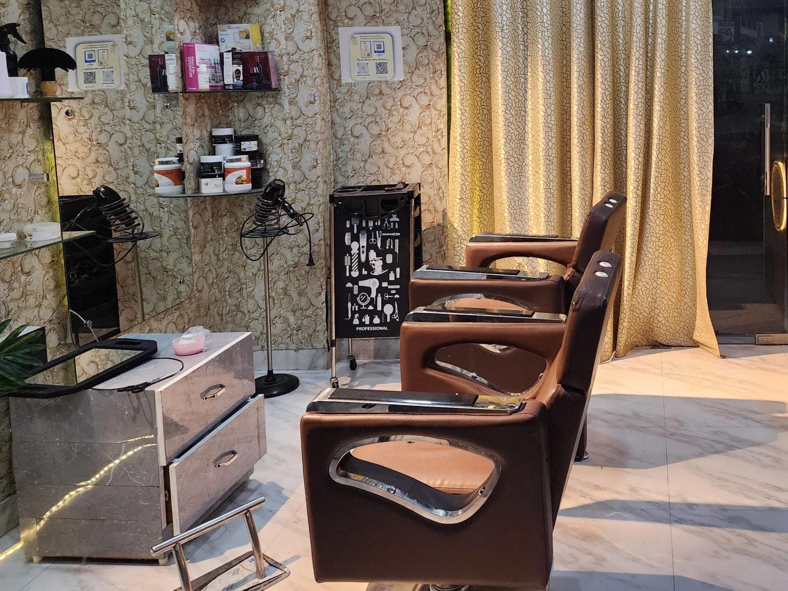 Glow Beauty Saloon cover photo