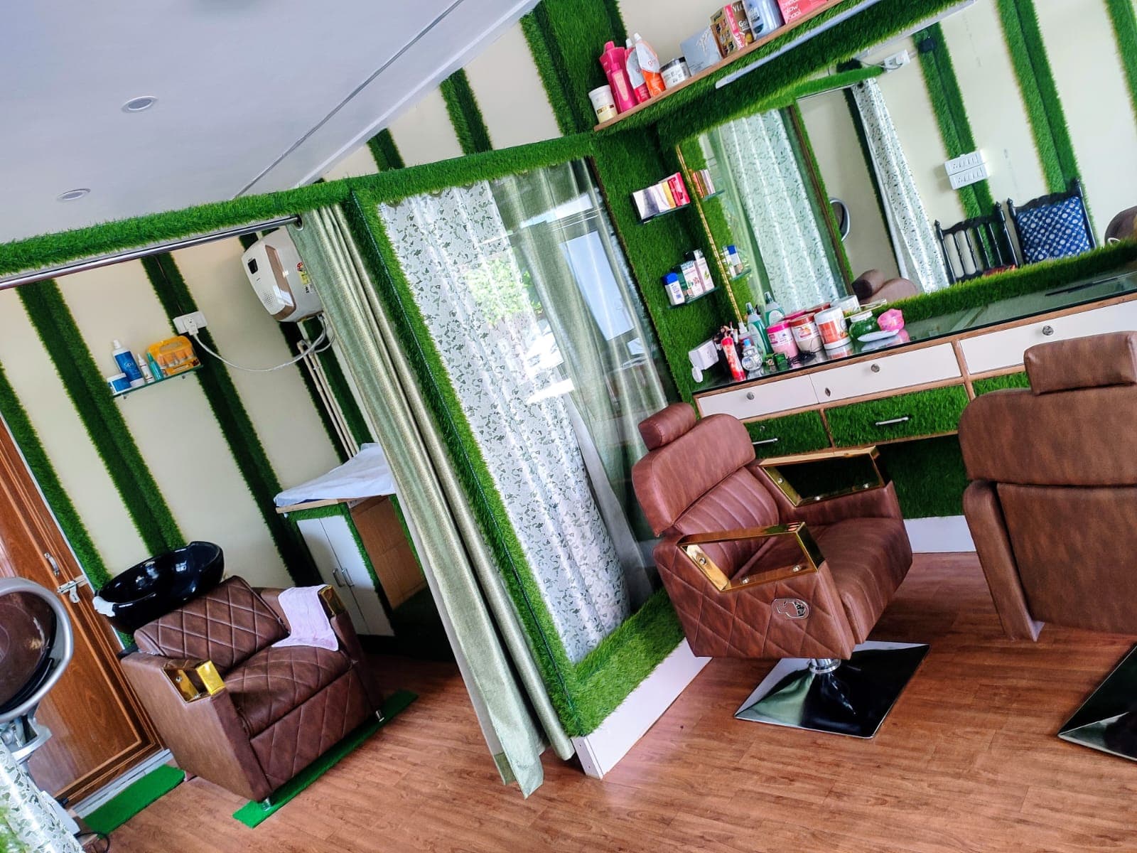 Rupali Makeover's Salon and Academy cover photo