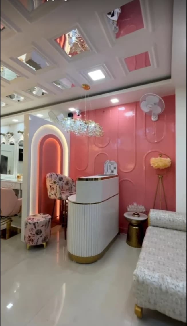 Ayushi Makeup Studio and Academy  thumbnail 3