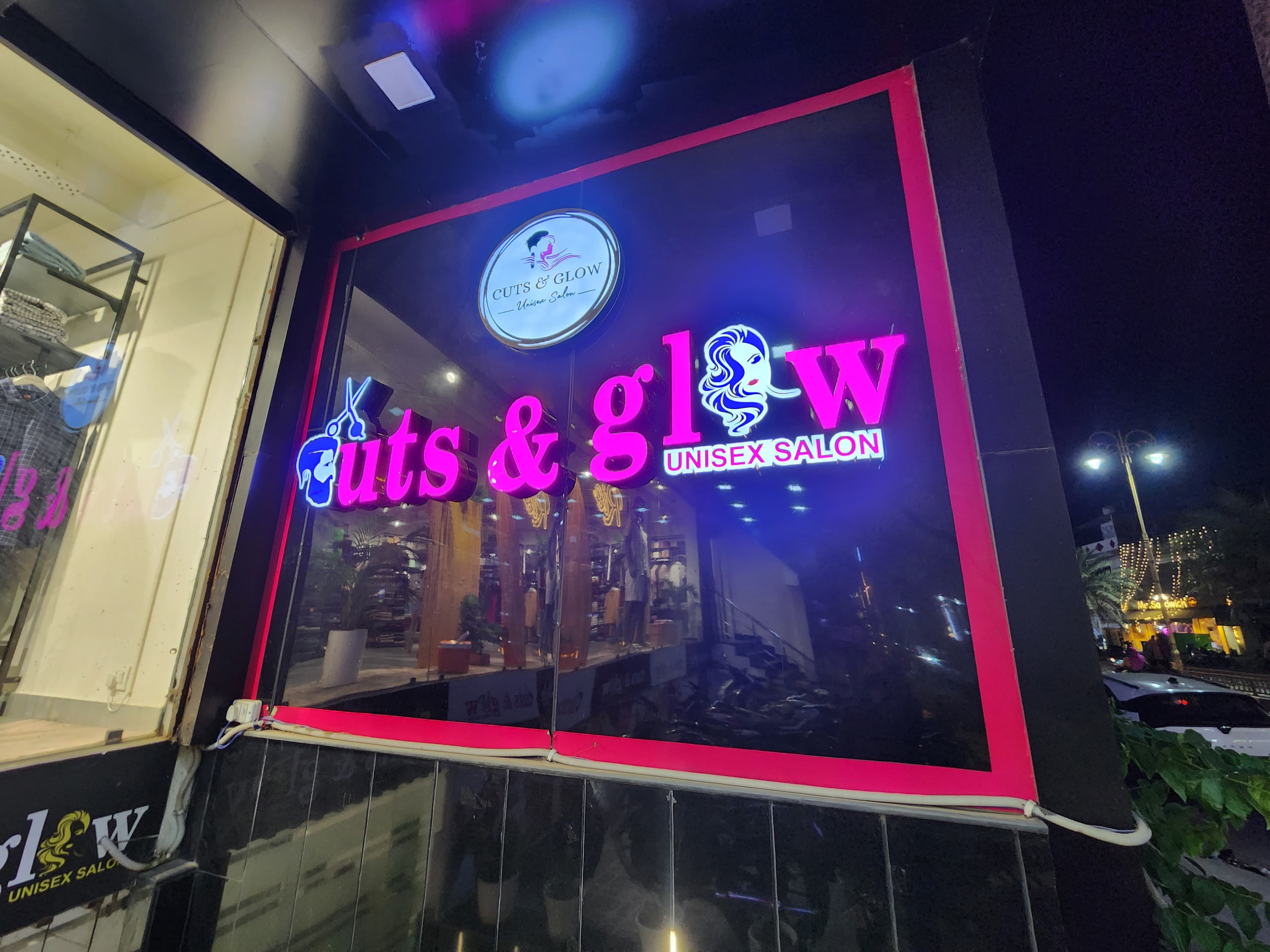 Cuts & Glow Unisex Salon thumbnail 3