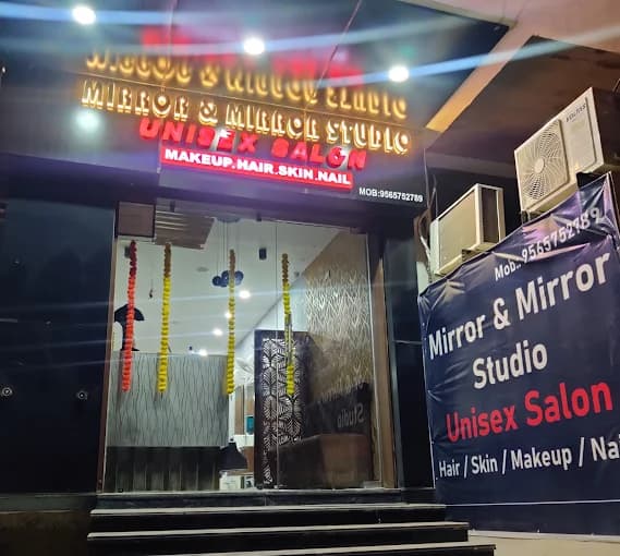 Mirror & Mirror Studio Unisex Salon in Gorakhpur